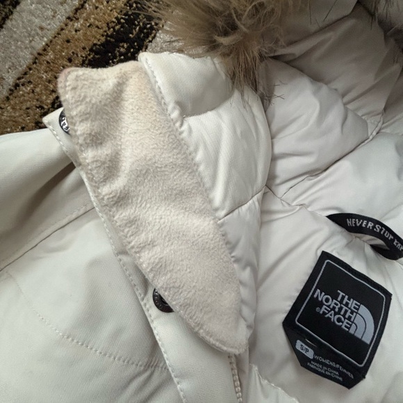 The North Face Women's Cream Arctic Down Parka - Picture 5 of 12